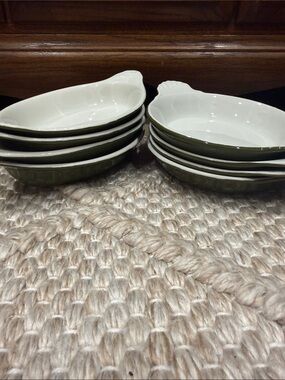 Vintage Hall 527 8 inch and 433 6.5 inch individual casserole dishes